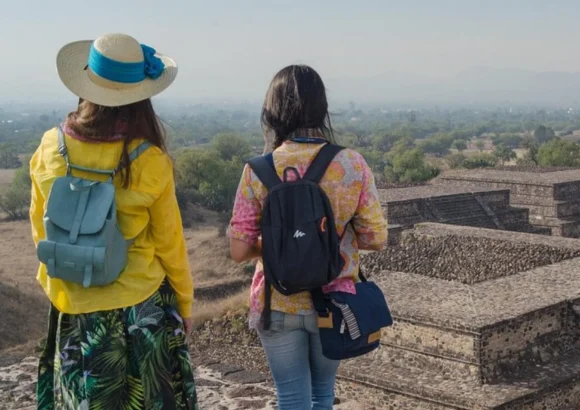 Tour guiado en Teotihuacán + desayuno en Cueva + Transporte CDMX